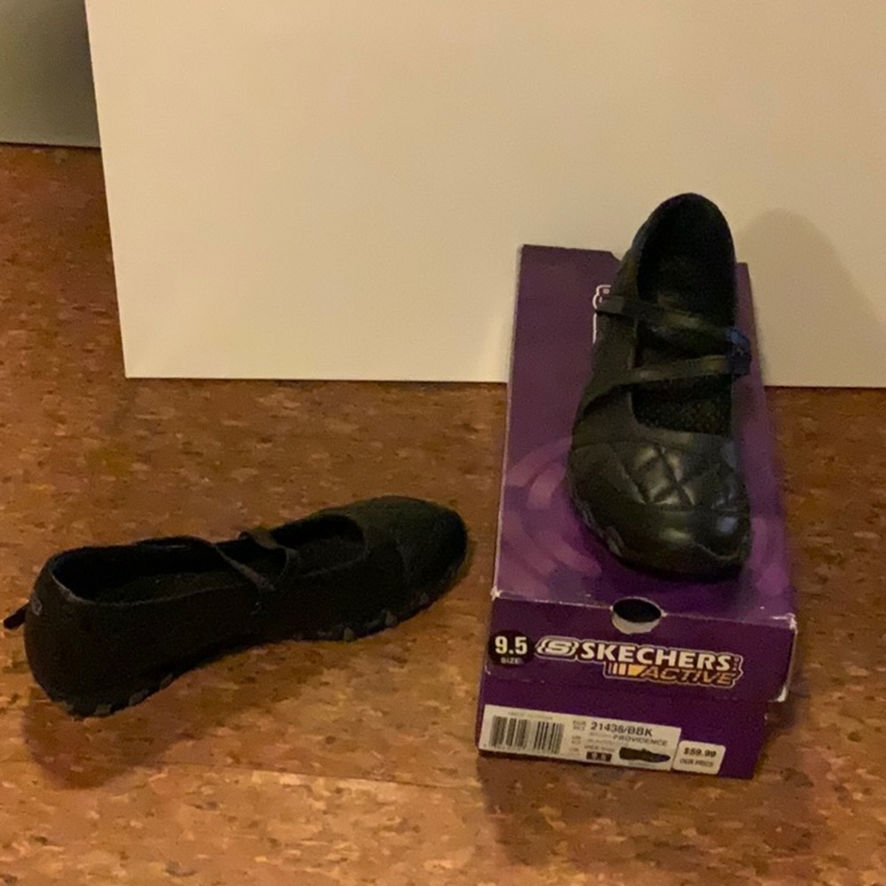 Sketchers active brand Color black size 9.5.